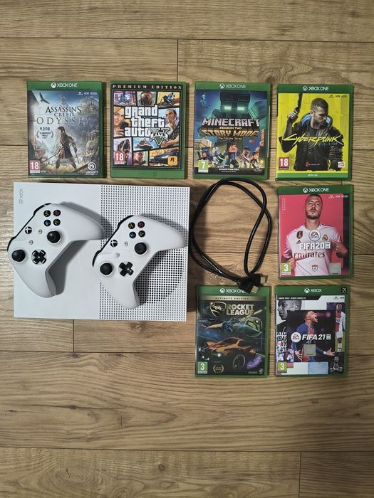 Xbox One S 2 manete si jocuri