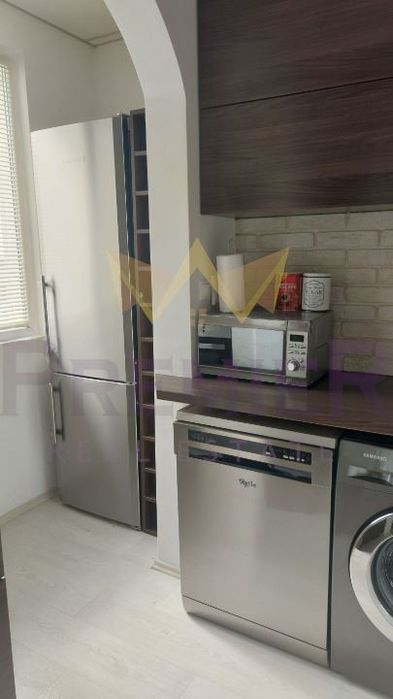 Дава се под наем Тристаен апартамент в Варна, Възраждане 3 - 68 кв.м за 797.64 € - Снимка #1