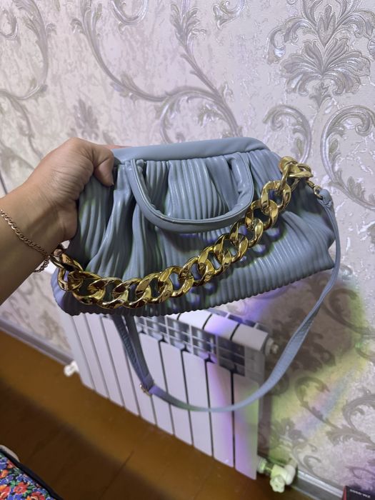 Ayollar  sumkasi sotiladi