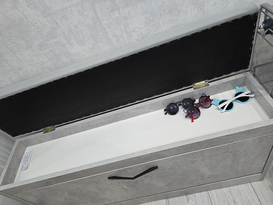 Продаю уголок для обуви