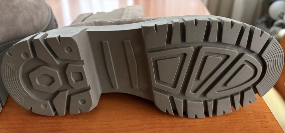 Велурени дамски боти