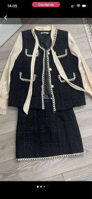 Костюм твидовый черный