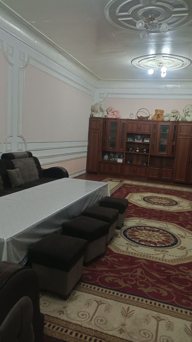 Xovli sotiladi  dom sharoitida qulayliklarga ega eski shahar bozor yaq