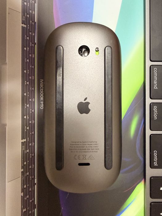 Apple Magic Keyboard + Apple Meigic Mouse 2