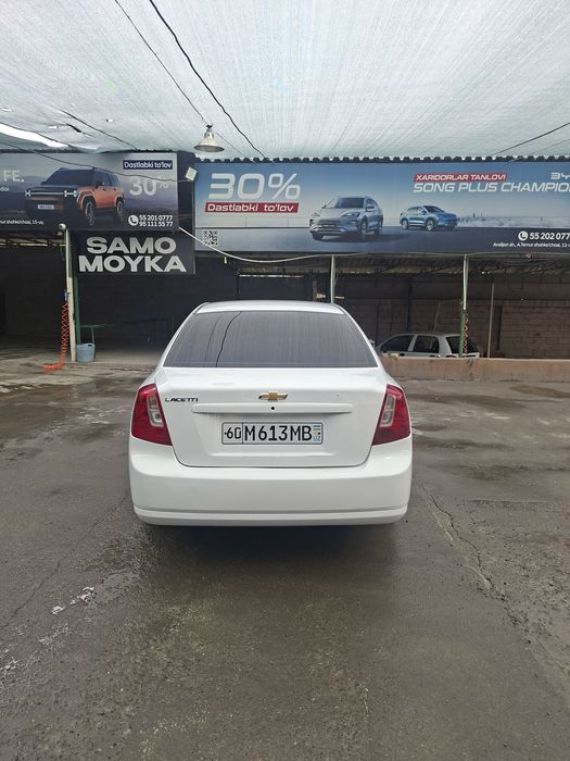 Moshina xolati yanxshi led faralar tablolar qoyilgan