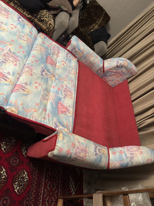 Продам диван в отличном состоянии