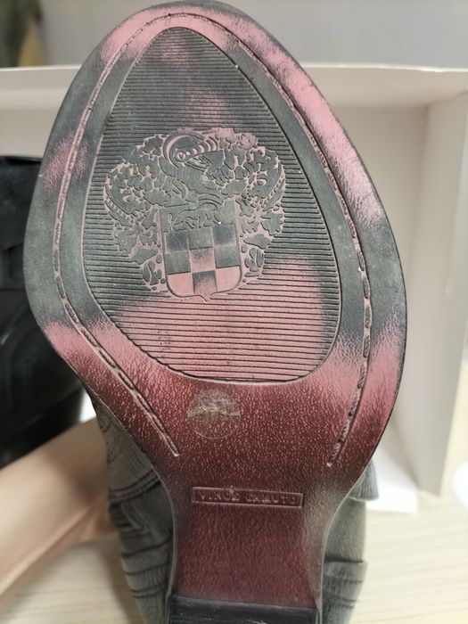 Продаю кожаные брендовые ботинки, полусапожки, туфли и др. обувь