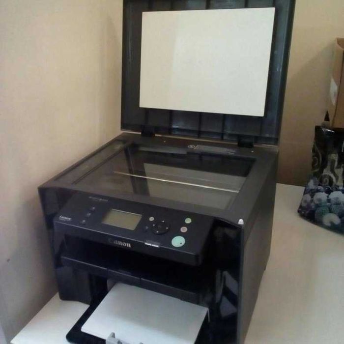 Принтер Canon 3в 1 сатылады.
