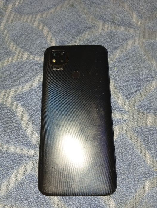 Продам смартфон REDMI 9C