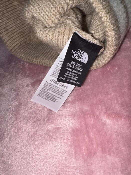 Căciulă The North Face Bej Dungi nouă nepurtată