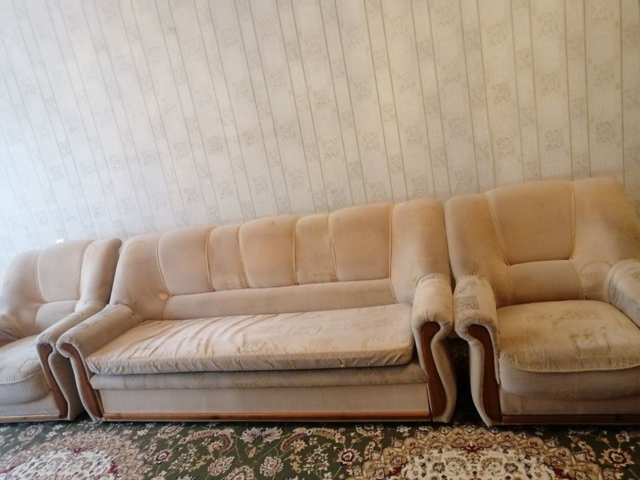 Диван кресло ұсталған