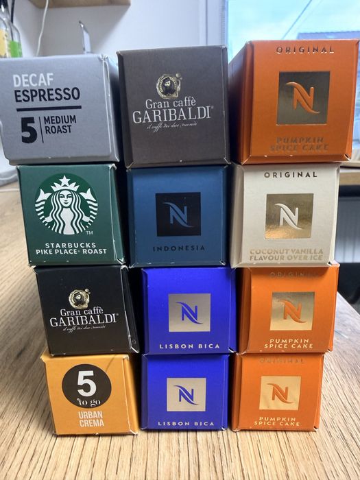 Nespresso Gran Latissima cu 20 de cutii de capsule + cutie CADOU