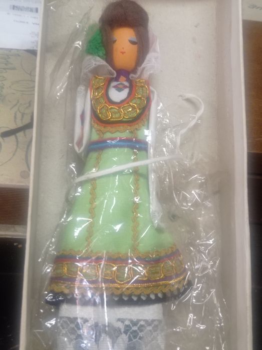 Стара кукла чисто нова