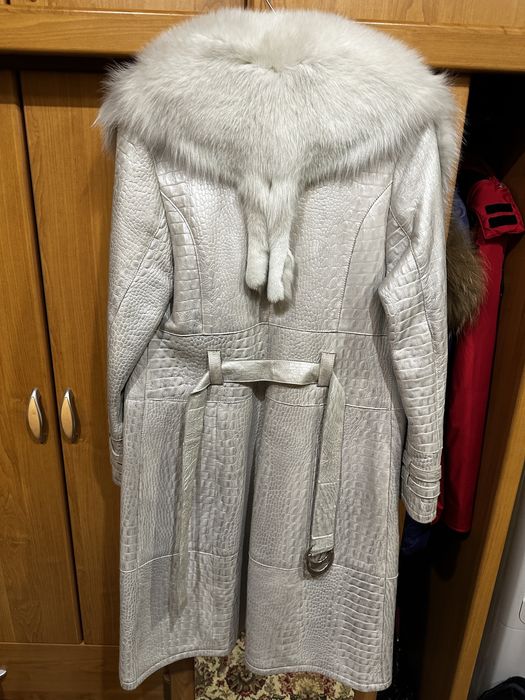 Дубленка с заячьим воротником