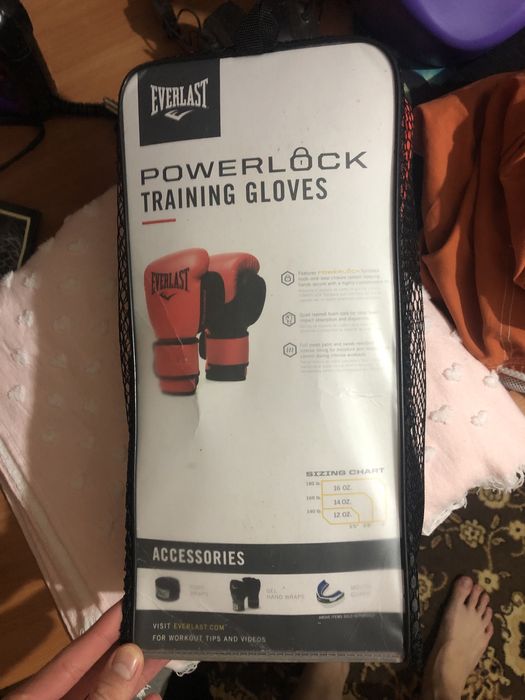 Перчатки боксерские everlast