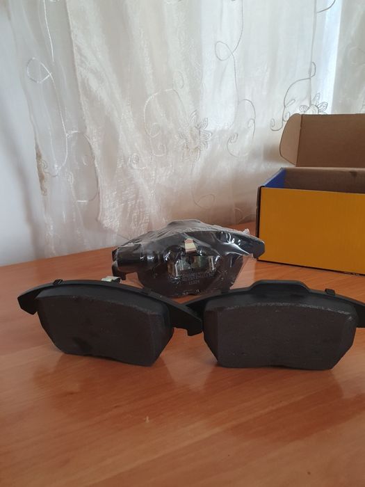 Set plăcuțe frână față Comline