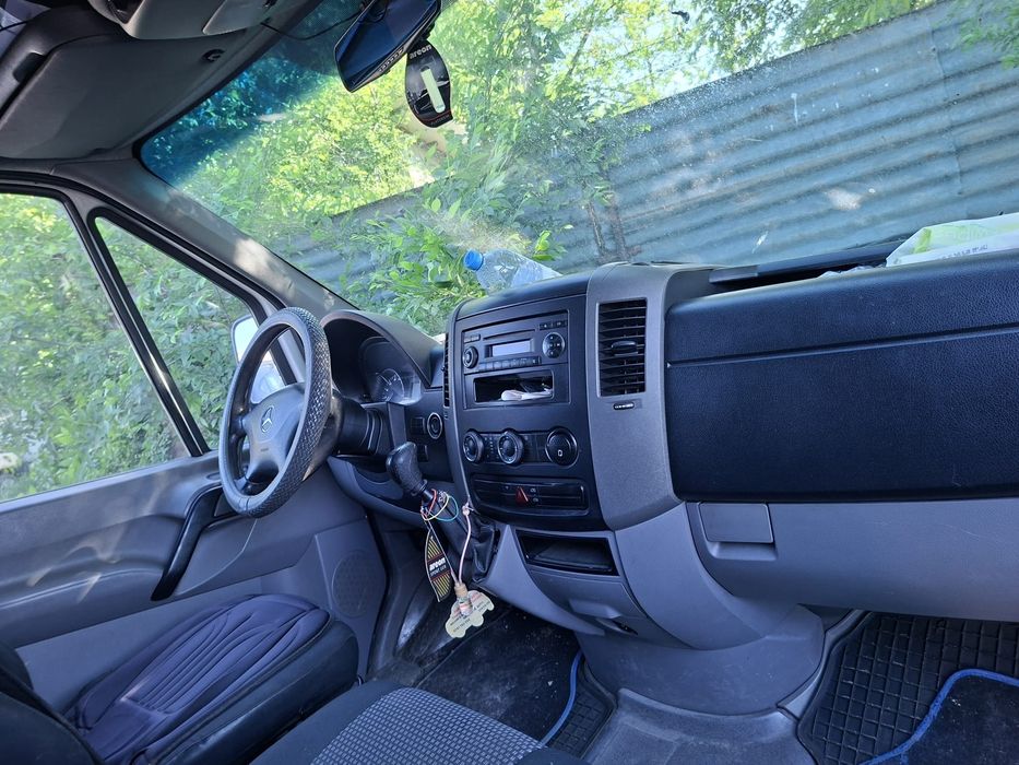 Vând duba mercedes sprinter