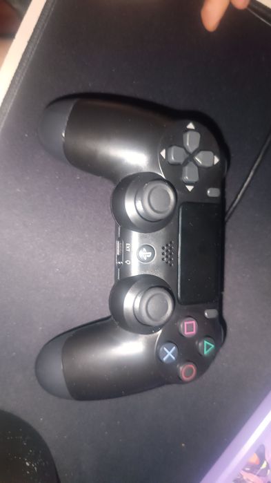 Playstation 4 +3 контроллера