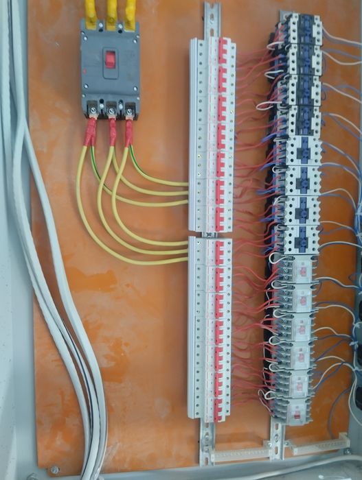 Электрик монтажник