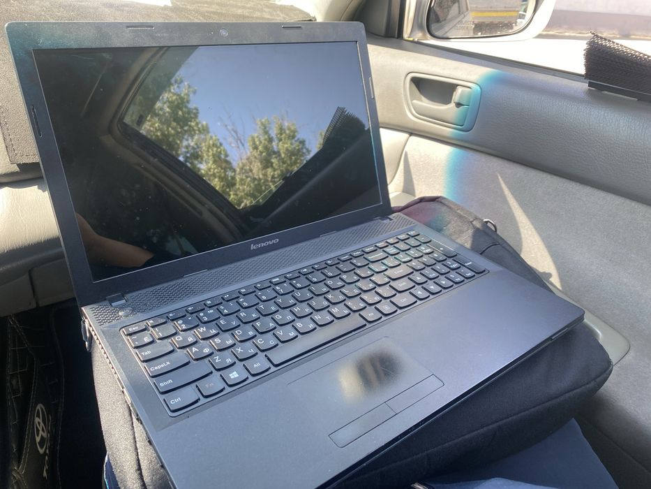 Продам ноутбук  срочно