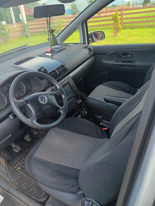 Vând volkswagen sharan 2002