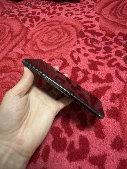 Продам Iphone xs