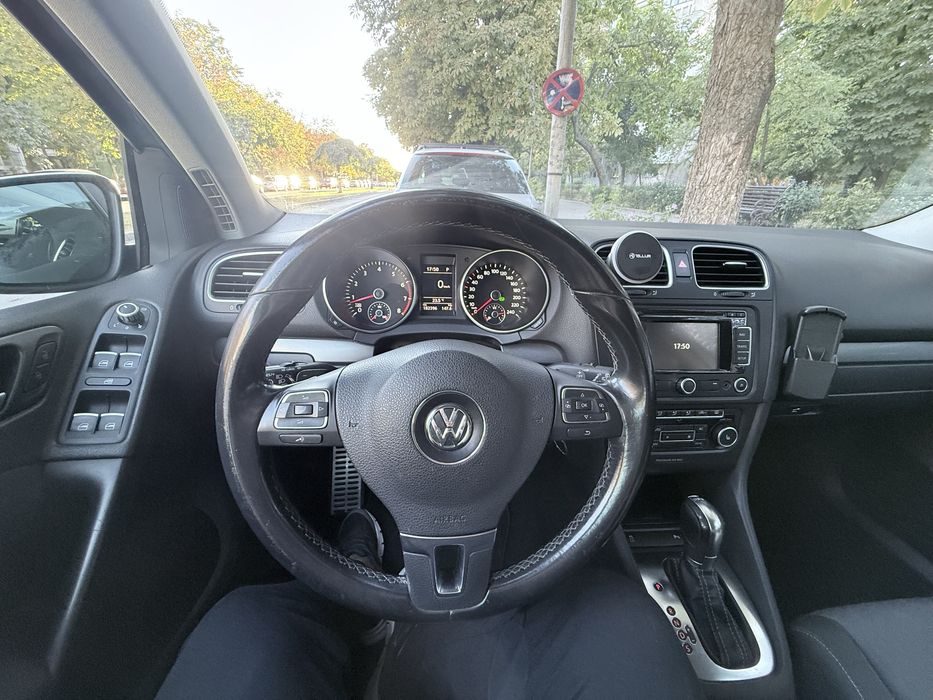 VOLKSWAGEN Golf 2012 — imagine 5
