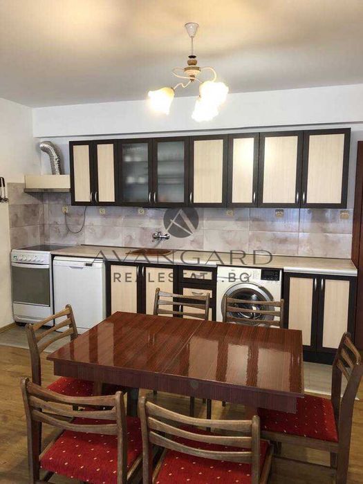Продава се Тристаен апартамент в Пловдив, Кючук Париж - 110 кв.м за 2087 €/кв.м - Снимка #3