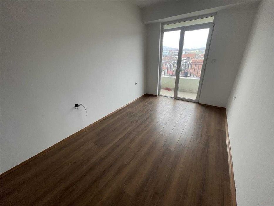 Дава се под наем Тристаен апартамент в Пловдив, Остромила - 95 кв.м за 300.9 € - Снимка #4