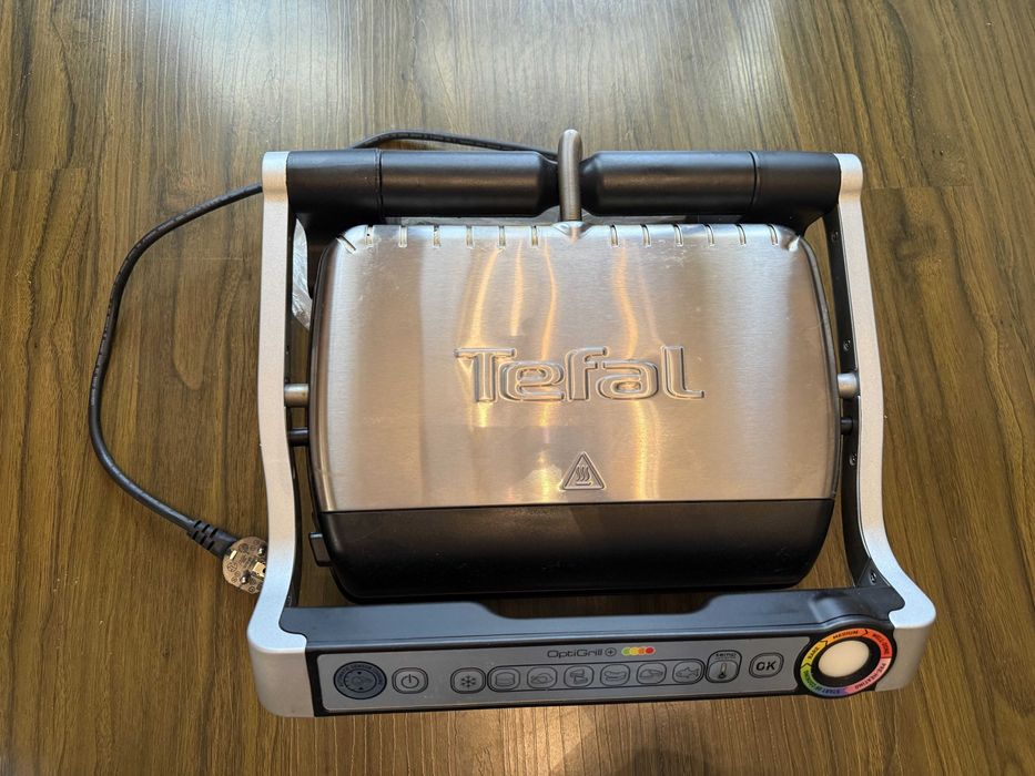 Грил Tefal OptiGrill+ GC712D34. Пълен комплект