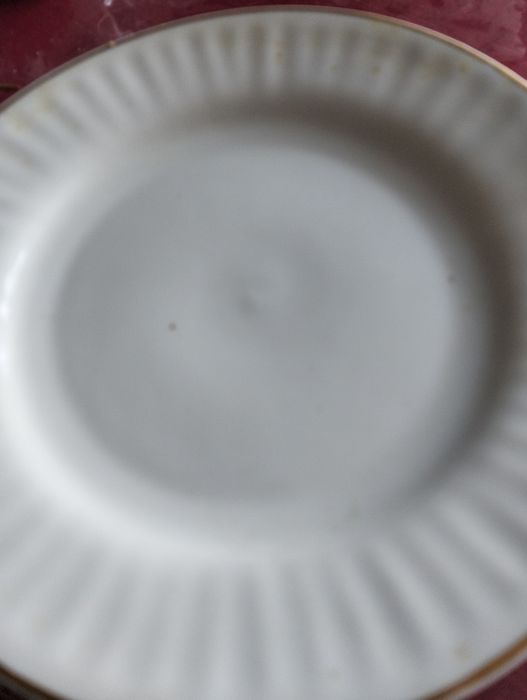 Продам тарелки не глубокие