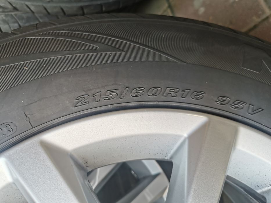 Jante originale 16" VW Passat B8 + anvelope vară Nexen