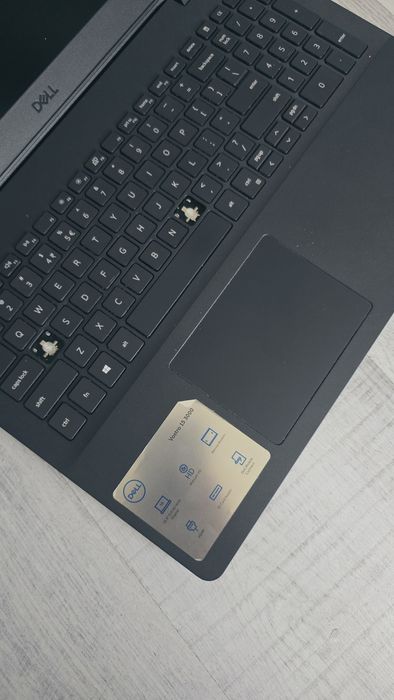 Laptop Dell Vostro 15 3000 x Impecabil estetic x Placa de baza defecta