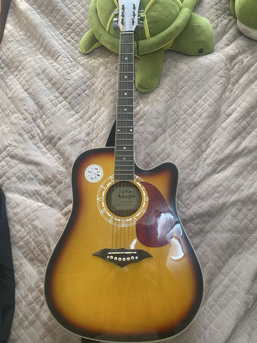 Продам гитару ADAGIO
