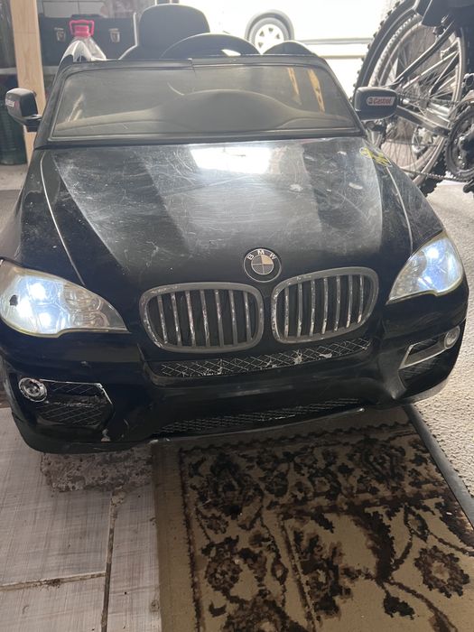 Masinuta bmw x6 copii