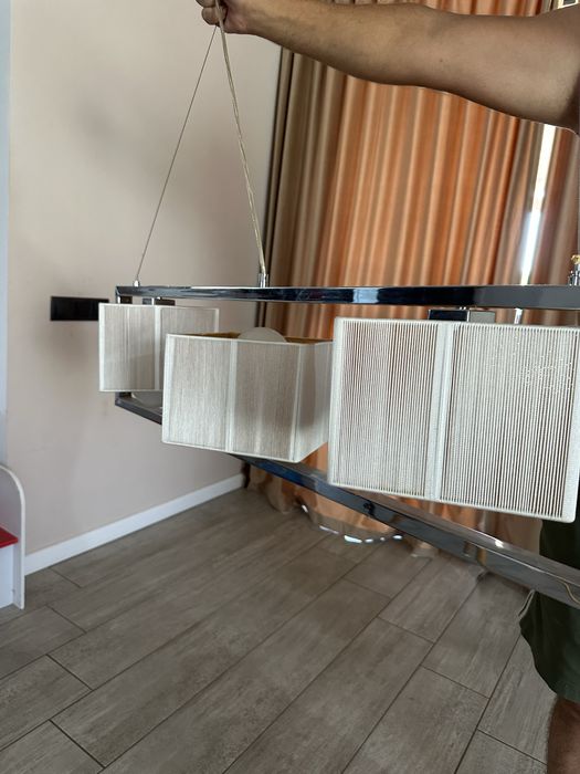 Vand lustra suspendata