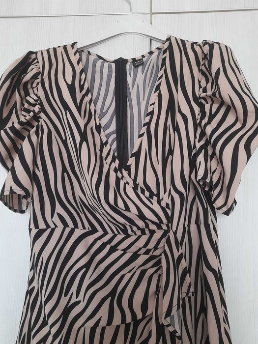 Дамска рокля черно и бежаво