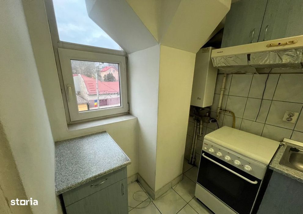 Garsoniera 30mp, balcon, etaj intermediar, finisat mediu, Iris