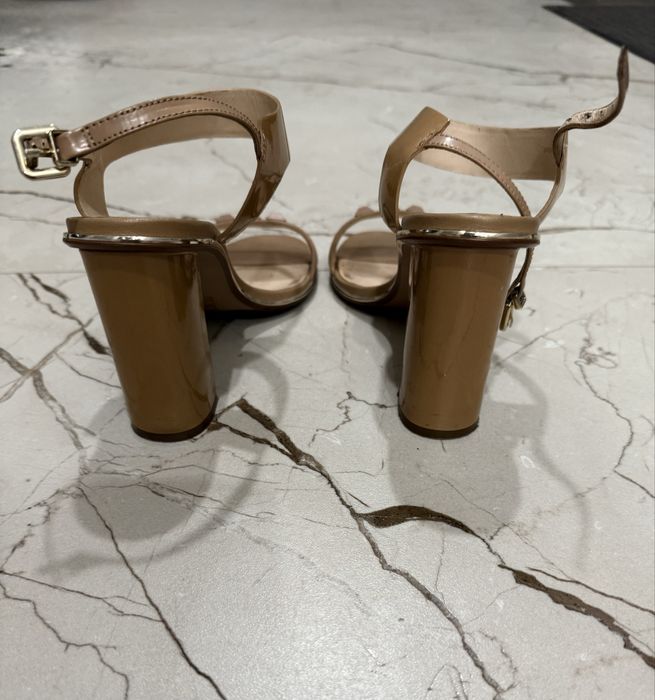 Босоножки 38 размера