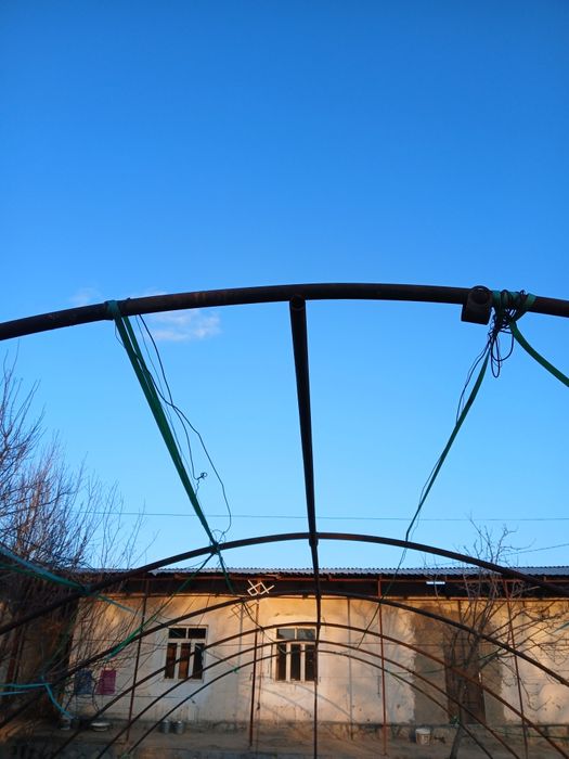 Parnik sotiladi faqat o'zimizning buzib turba qilib beramiz