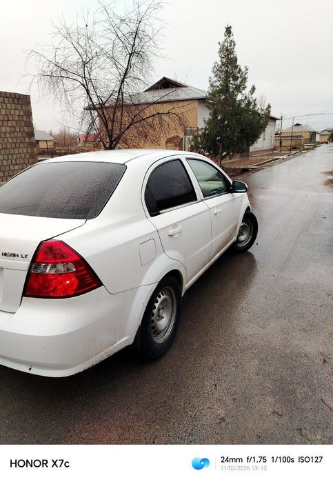 Nexia 3 sotiladi 6700$