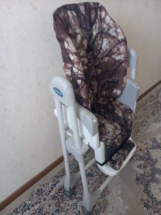 Детский стульчик для кормления