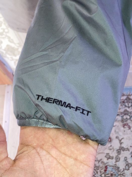 Продам Найк куртку оригинал