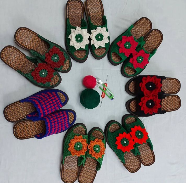 Вязанная тапочка