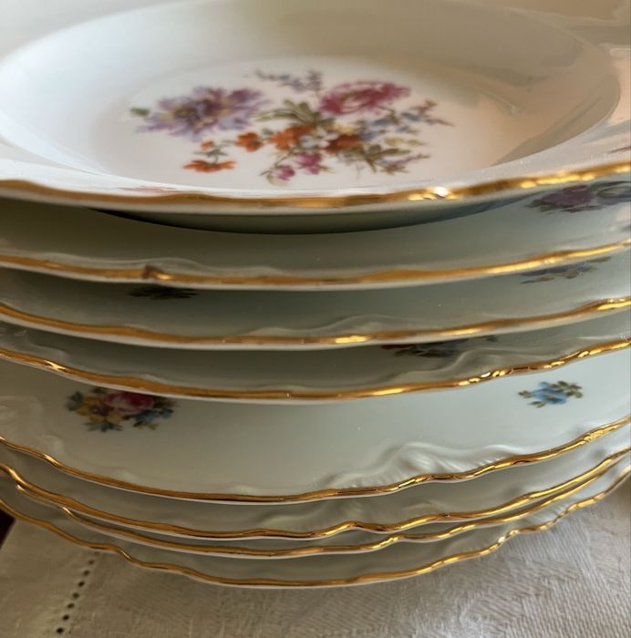 Порцеланов сервиз за хранене