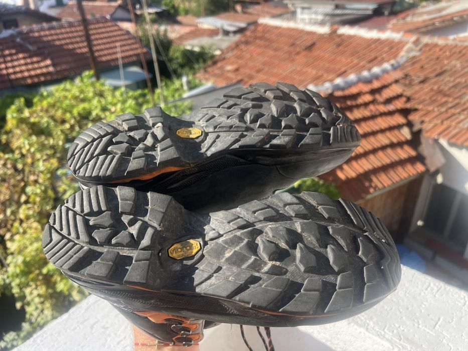 Lowa 42.5 Gore-Tex Vibram