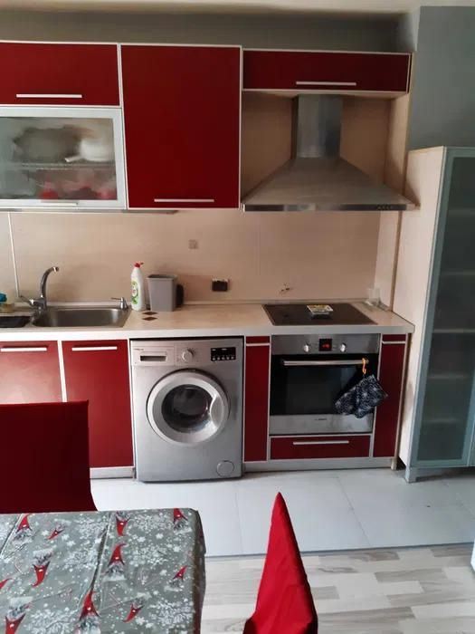 Дава се под наем Четиристаен апартамент в Пловдив, Старият град - 80 кв.м за 511 € - Снимка #1