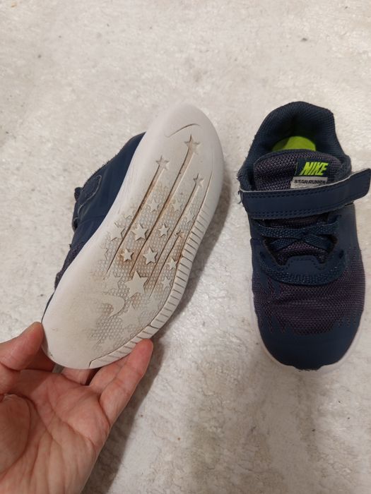 Продам оригинал Nike 27 детские кроссовки