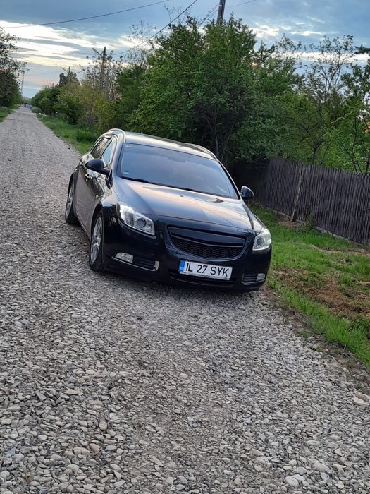 Opel Insigna Sports Tourer 2011