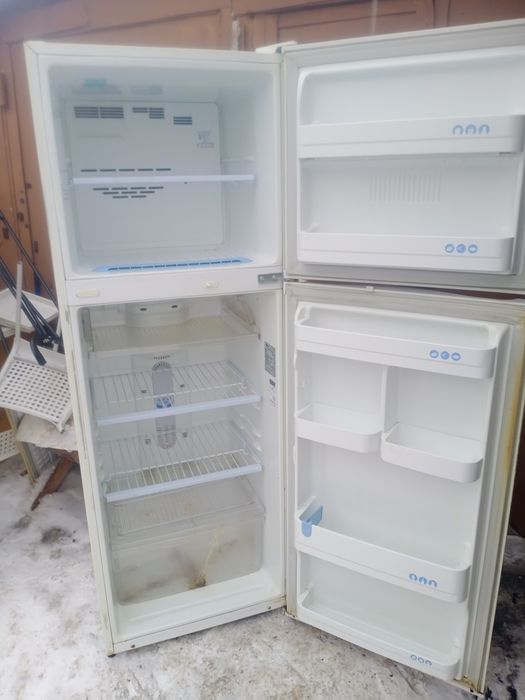 Продам холодильник, рабочий.